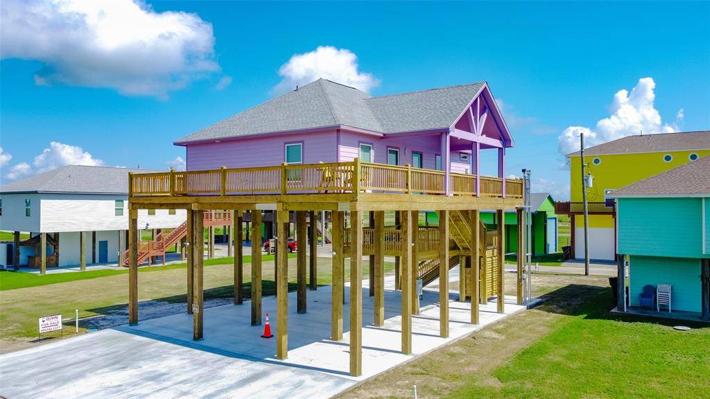 Crystal Beach, TX 77650,894 West LN