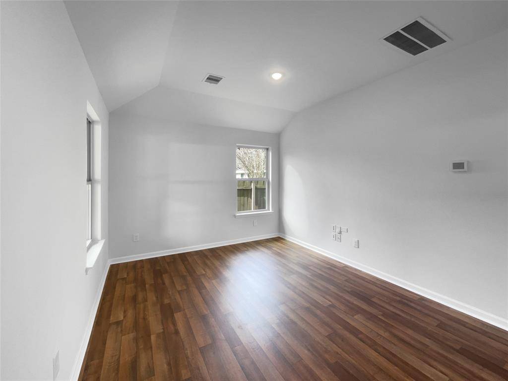 Alvin, TX 77511,224 W Jordan ST