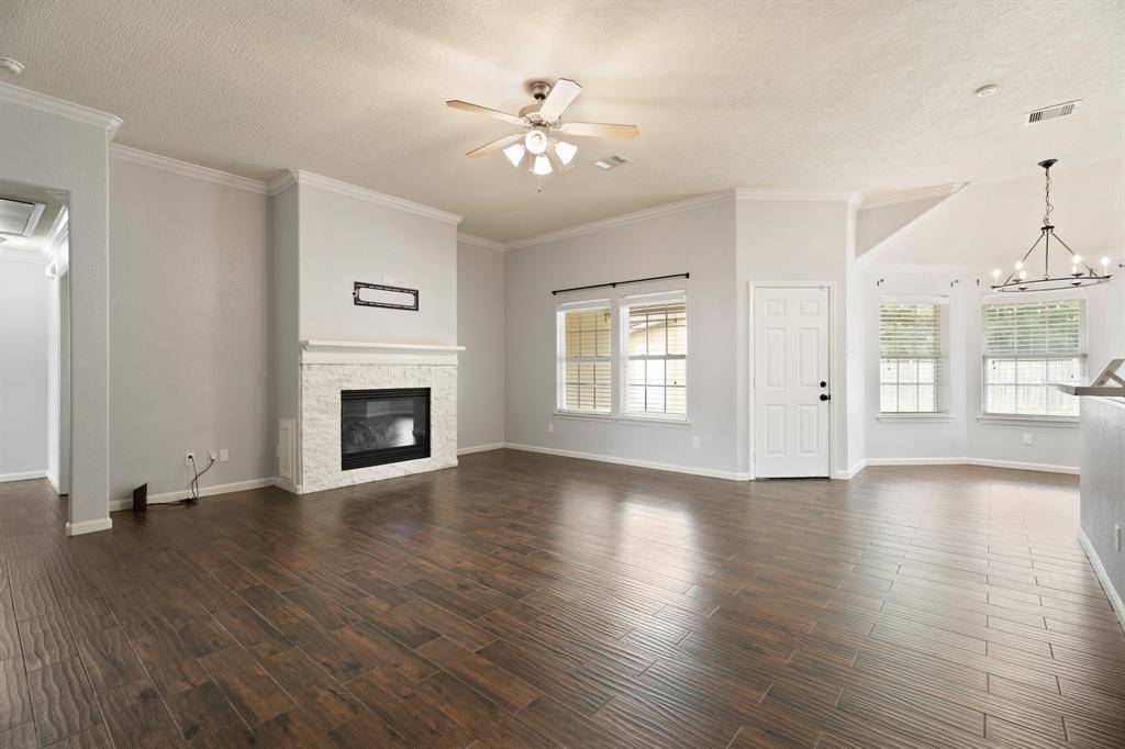 Pasadena, TX 77502,2204 Merle ST
