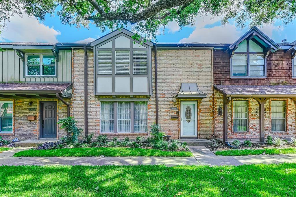 Houston, TX 77043,2213 Triway LN