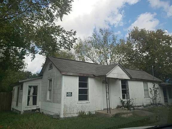 Edna, TX 77957,408 E Division ST