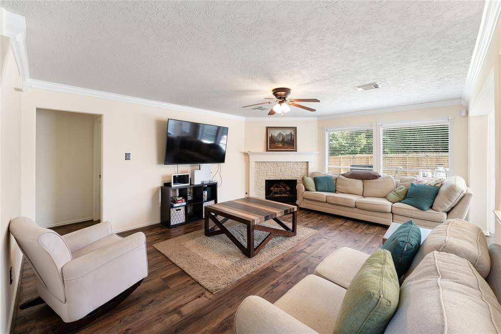 The Woodlands, TX 77382,151 N Wynnoak CIR