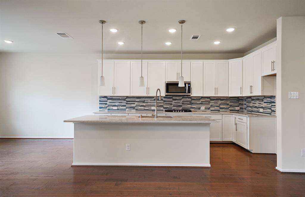 Houston, TX 77063,8664 Hollyoaks Creek LN