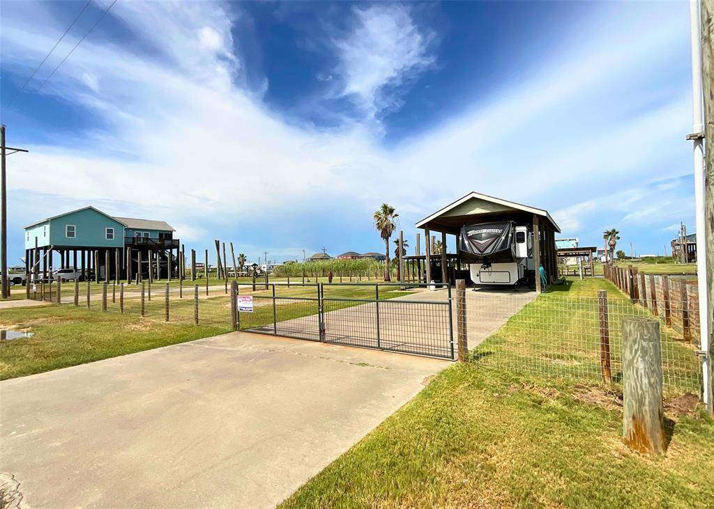 Gilchrist, TX 77617,1062 & 1066 Pennington ST