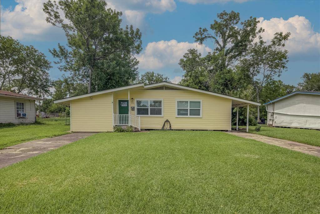 Lake Jackson, TX 77566,211 Magnolia ST