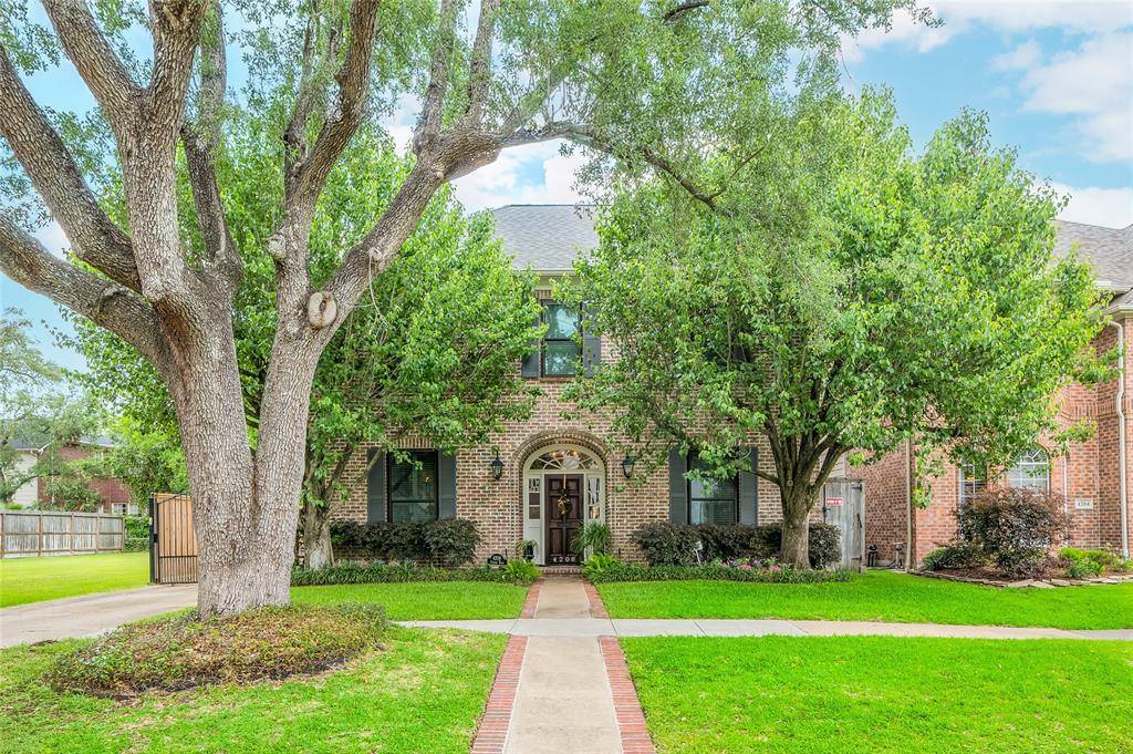 Houston, TX 77005,4208 Albans ST