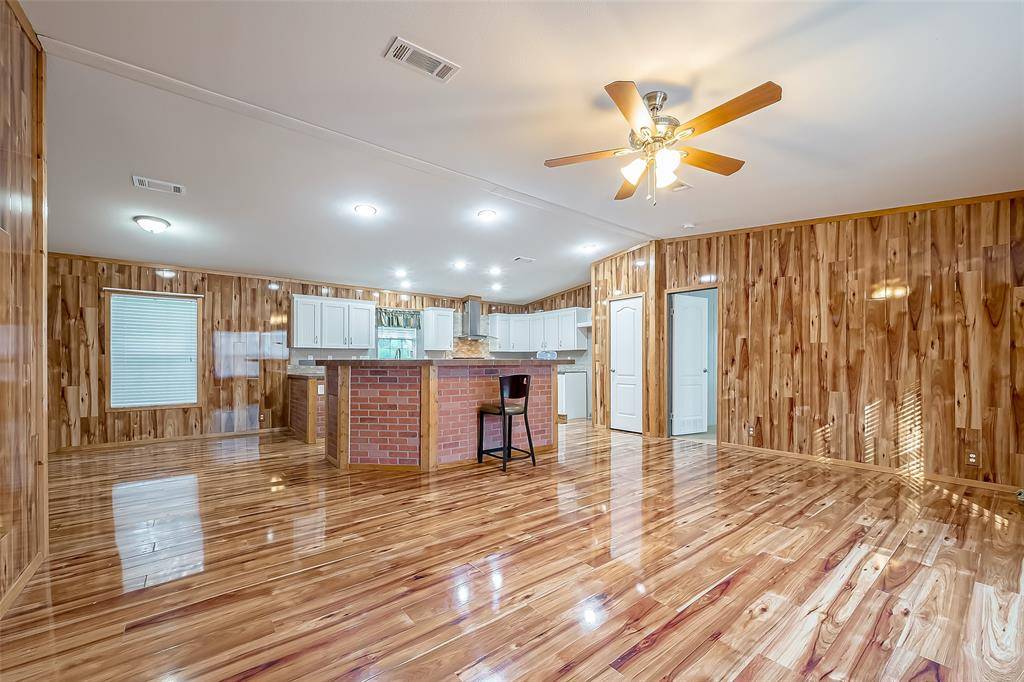 Conroe, TX 77304,700 Pineview