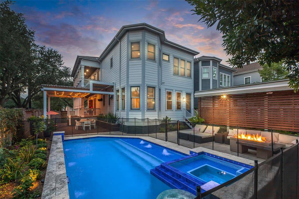 Houston, TX 77008,340 W 17th ST