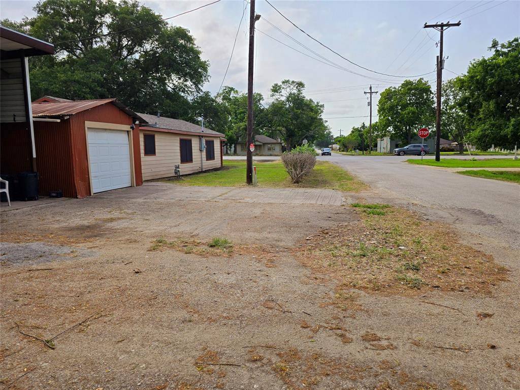 Van Vleck, TX 77482,402 Avenue G