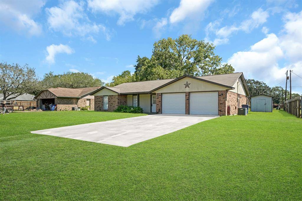 Angleton, TX 77515,6124 Fox Ridge DR