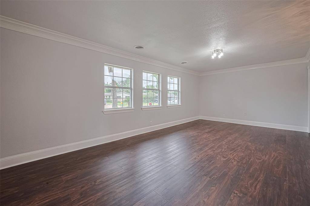 Houston, TX 77055,8045 Ridgeview DR