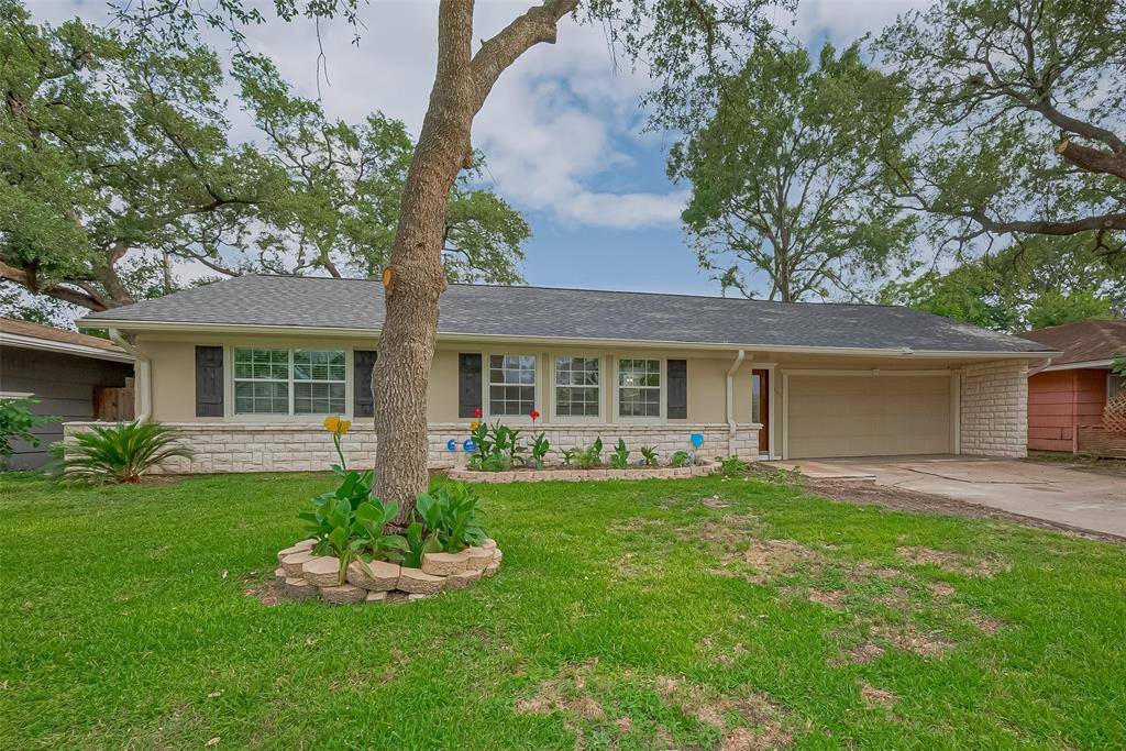 Houston, TX 77055,8045 Ridgeview DR