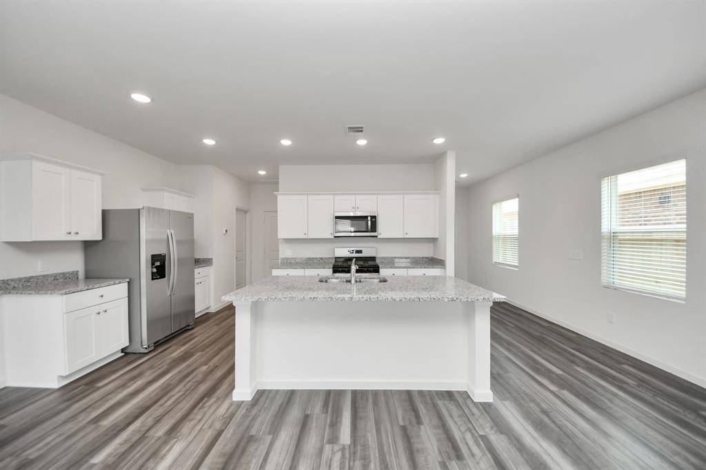 Rosharon, TX 77583,10302 Florance Spring DR #B