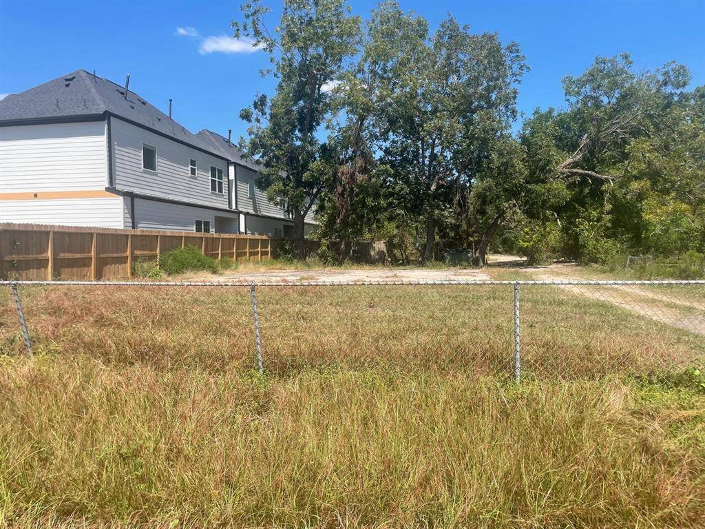 Houston, TX 77091,2602 Paul Quinn ST