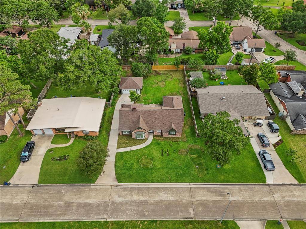 Taylor Lake Village, TX 77586,110 Harborcrest DR