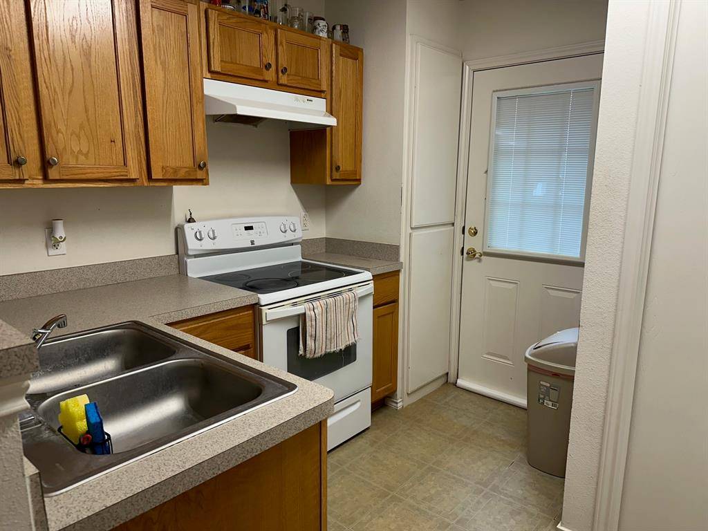 La Grange, TX 78945,833 E Camp ST