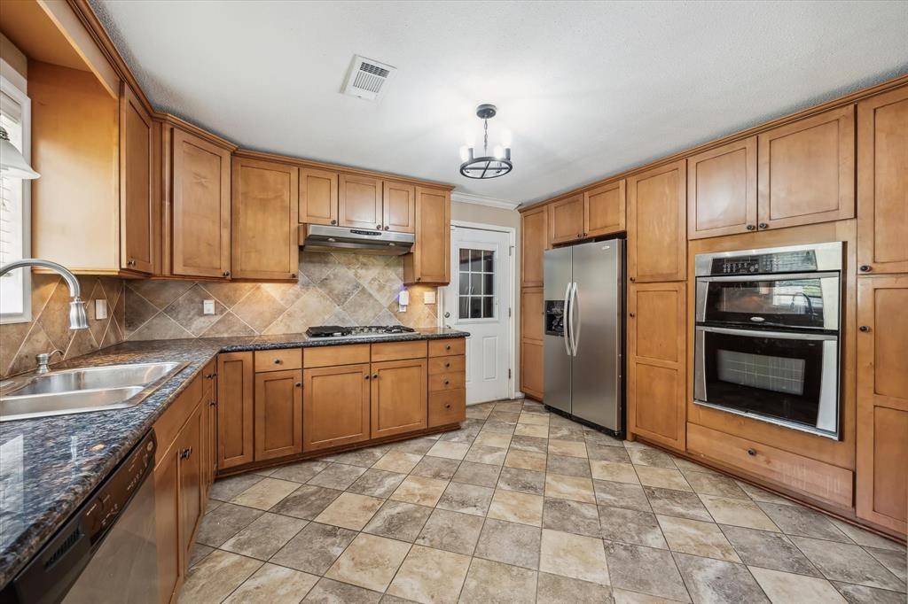 Texas City, TX 77590,1905 17th AVE N