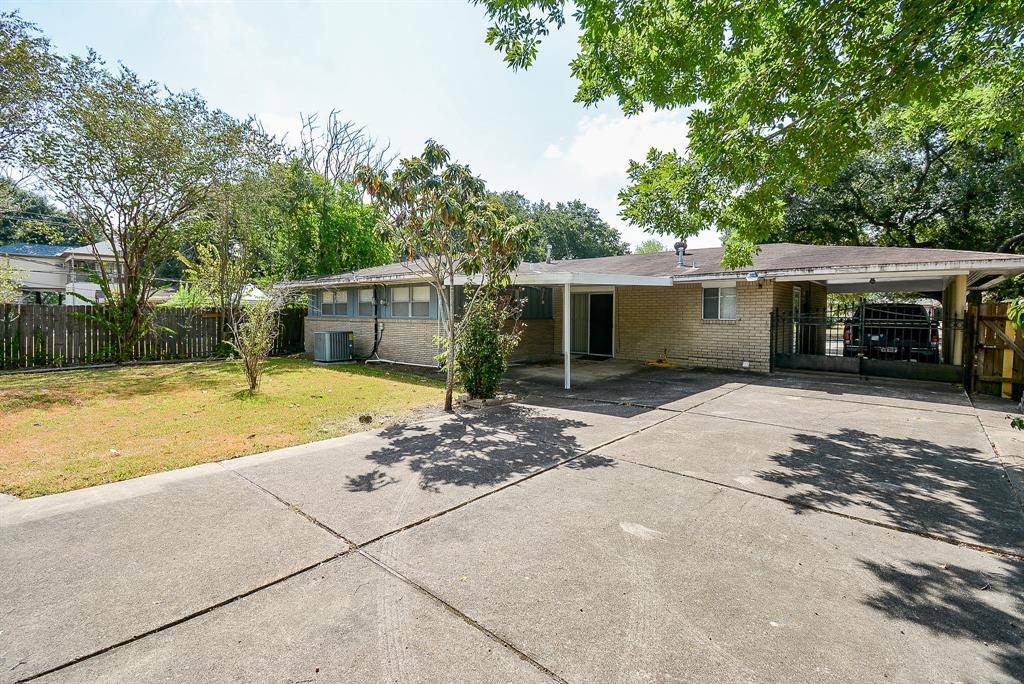 Houston, TX 77096,5406 Beechnut ST