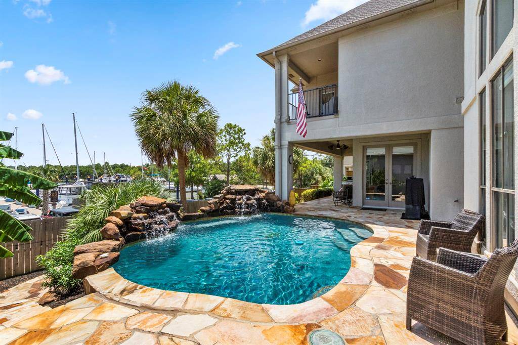 Kemah, TX 77565,4 Mariners LN