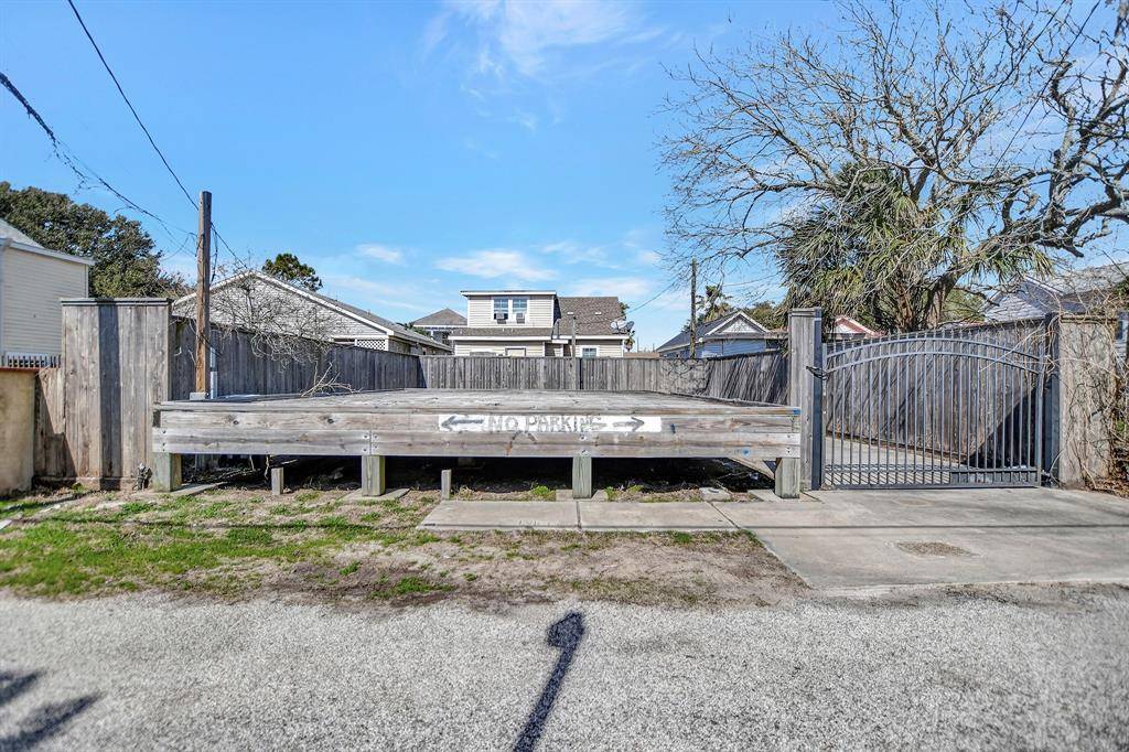 Galveston, TX 77550,1309 Avenue K Rear