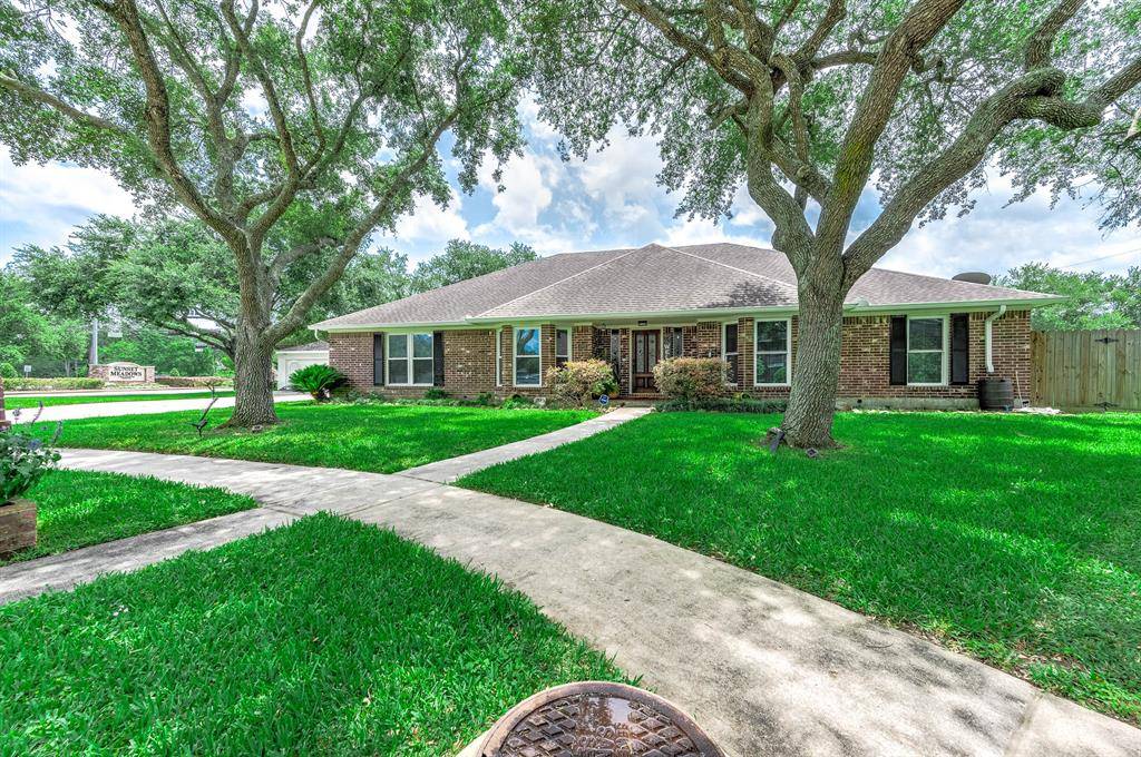 Friendswood, TX 77546,701 E Haven CT