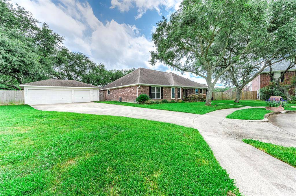Friendswood, TX 77546,701 E Haven CT