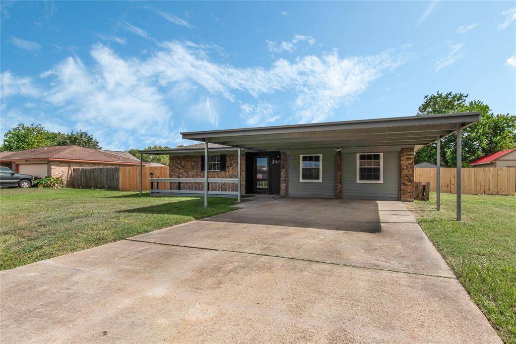 Highlands, TX 77562,2406 Camillia ST