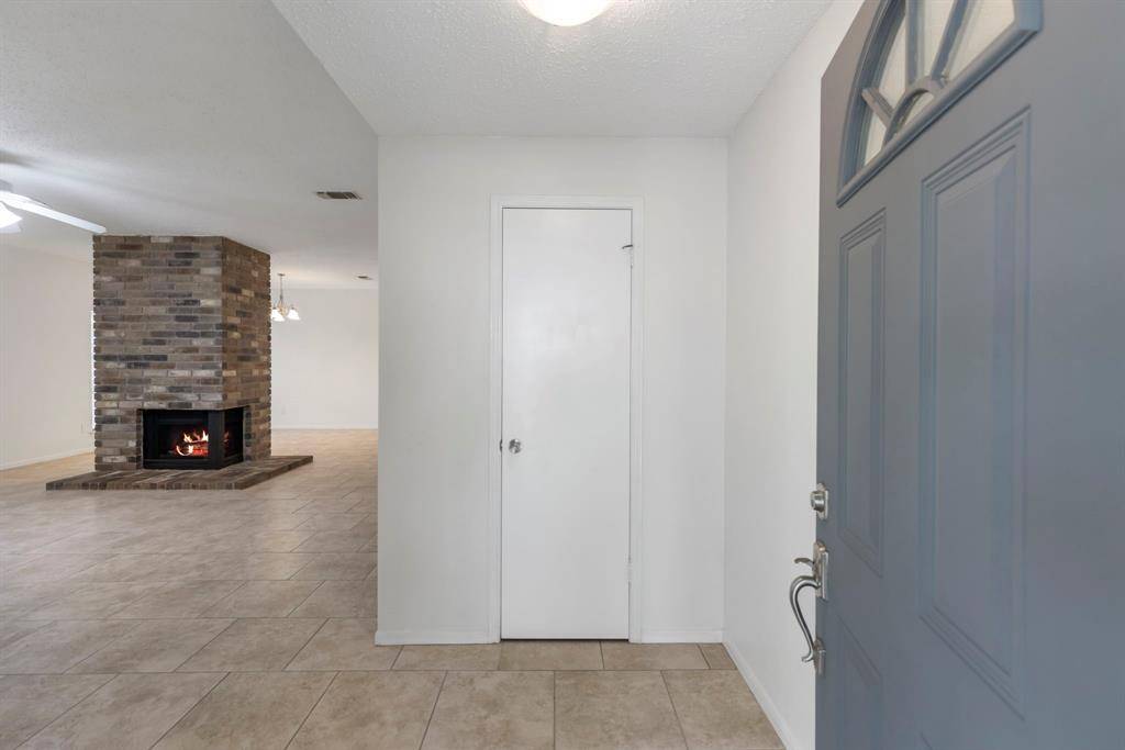 The Woodlands, TX 77381,18 W Stony Bridge CT