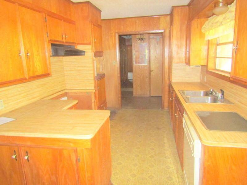 Grapeland, TX 75844,509 N Olive ST