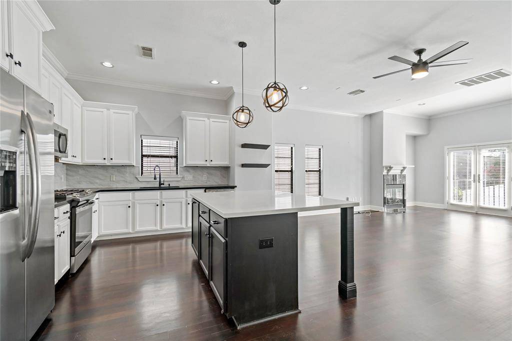 Houston, TX 77007,1622 Utah ST