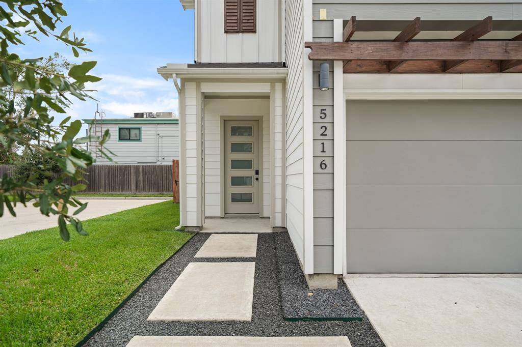 Houston, TX 77018,5216 Pinemont Creek LN
