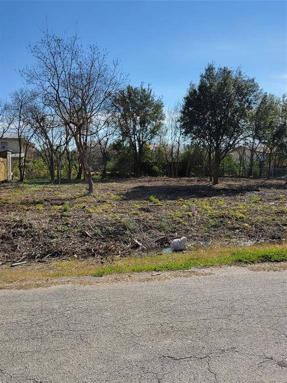 San Leon, TX 77539,619 13th ST