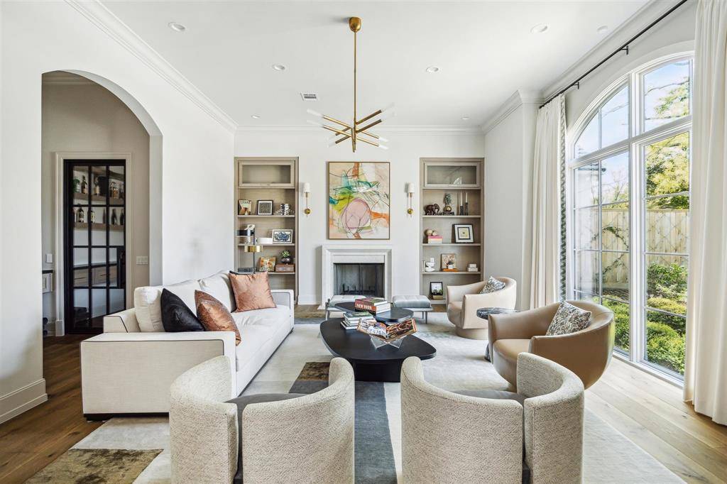 Houston, TX 77027,2023 Drexel DR