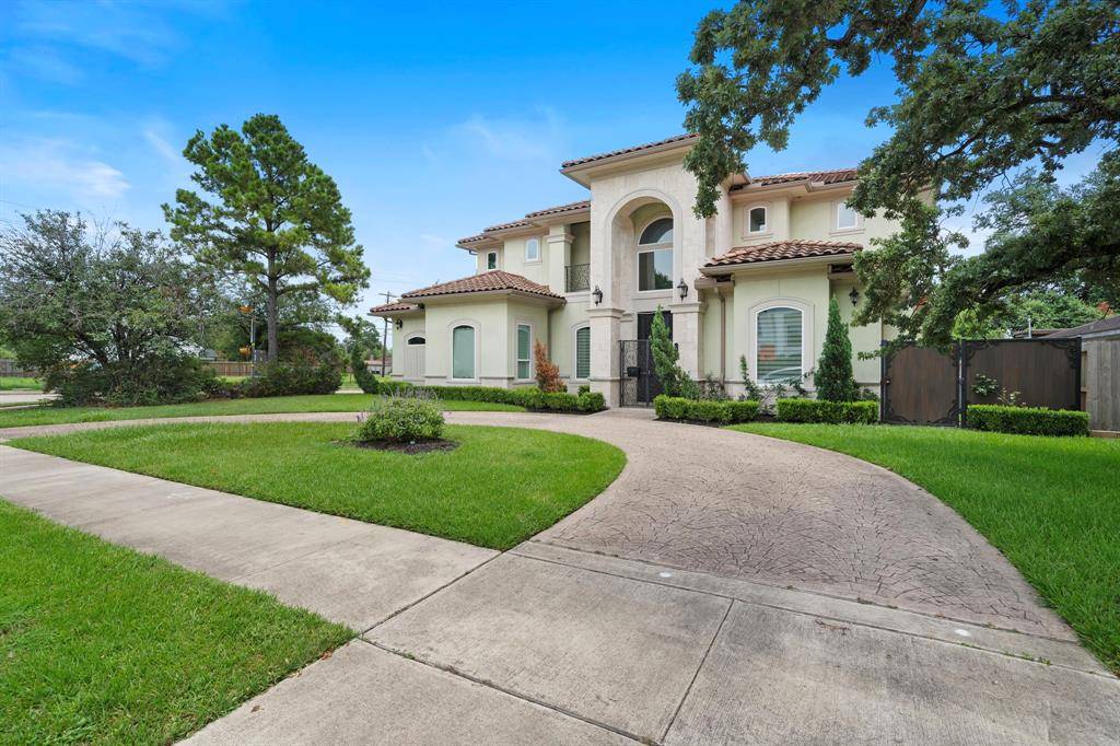 Houston, TX 77055,9761 Westview DR