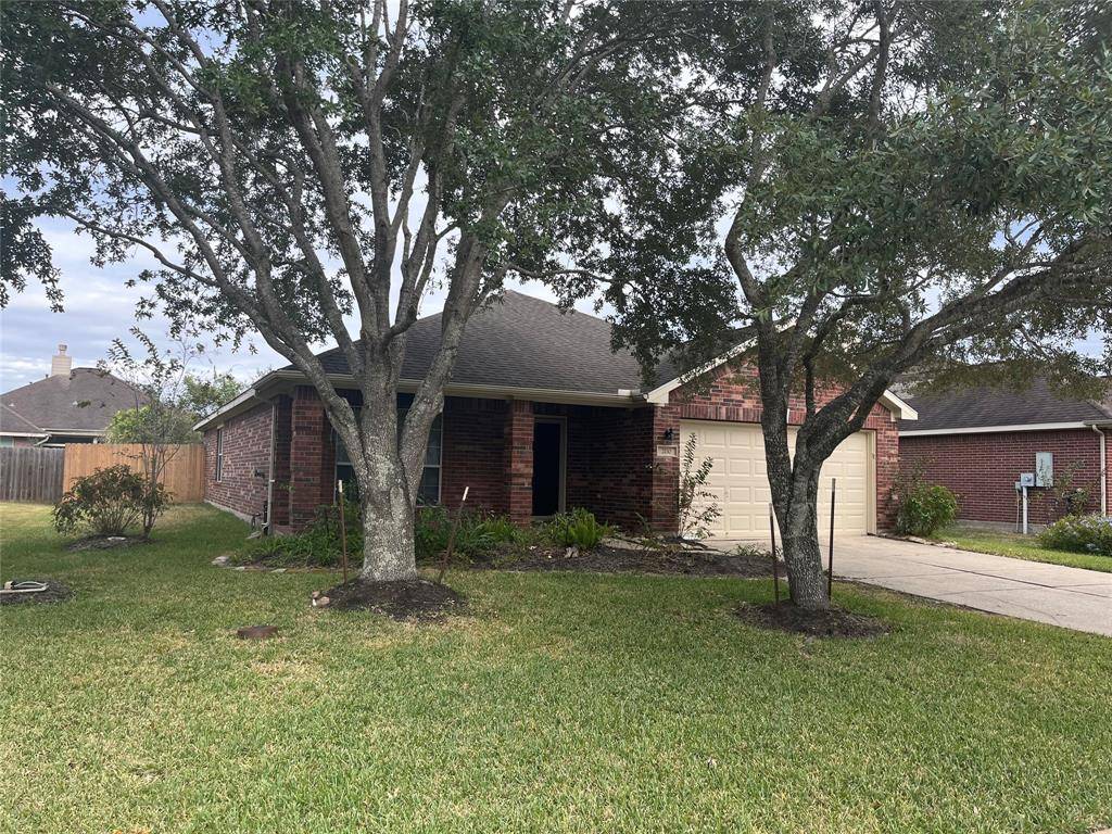 League City, TX 77573,2110 Goldfinch LN