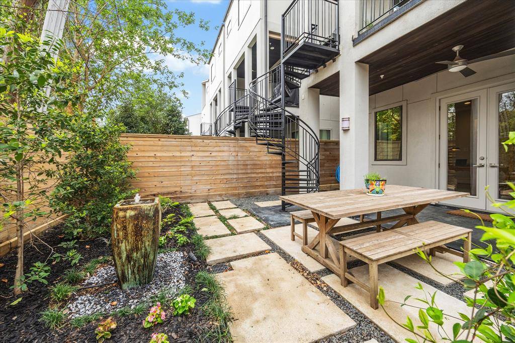 Houston, TX 77019,1616 W Clay ST