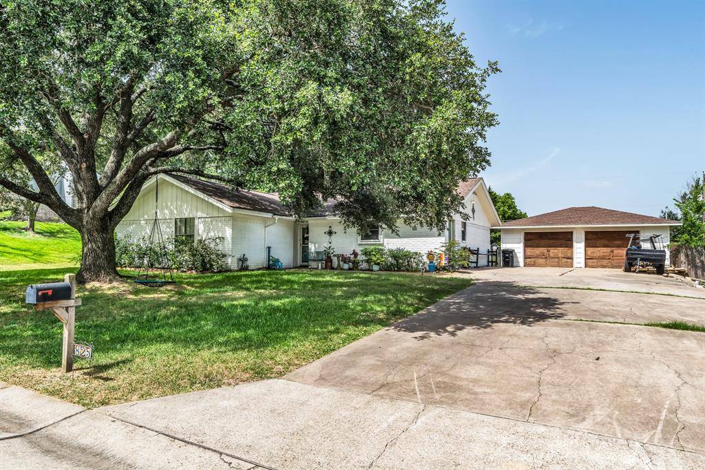 Caldwell, TX 77836,825 N Gray ST