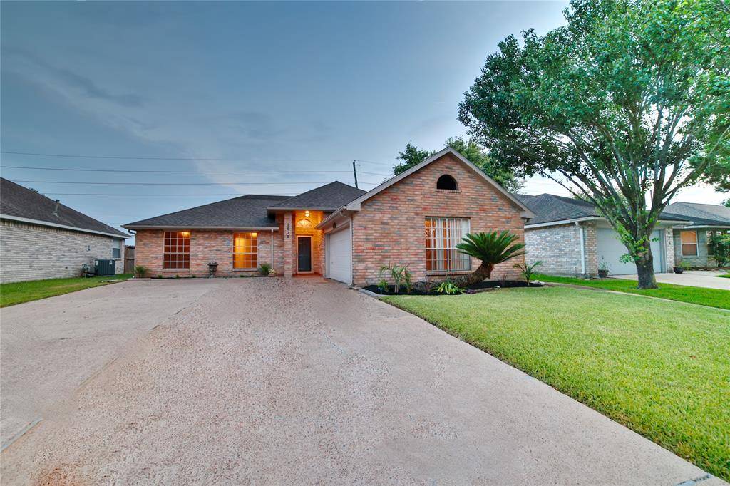 Pearland, TX 77584,2630 S Peach Hollow Cir