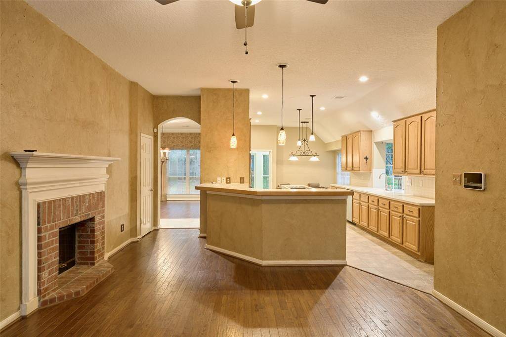 The Woodlands, TX 77381,2 Long Lake PL