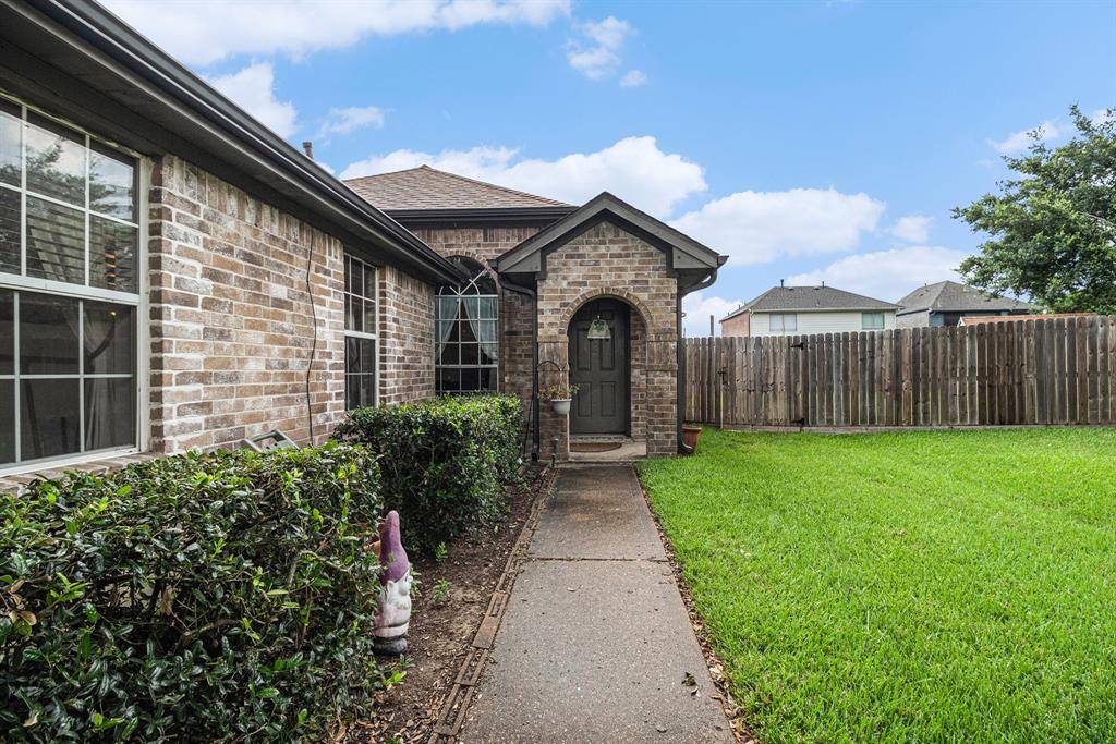 Pasadena, TX 77503,802 Lark DR