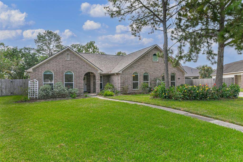 Friendswood, TX 77546,700 Piney Ridge DR