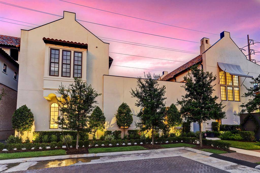 Houston, TX 77055,1104 Mosaico LN