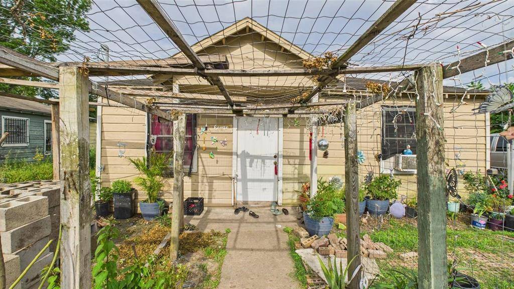 Houston, TX 77051,8935 Duane ST
