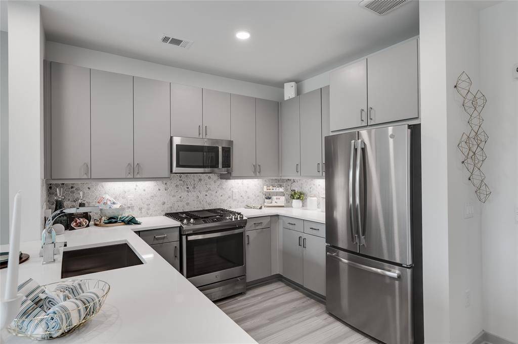 Houston, TX 77019,3636 W Dallas ST #324