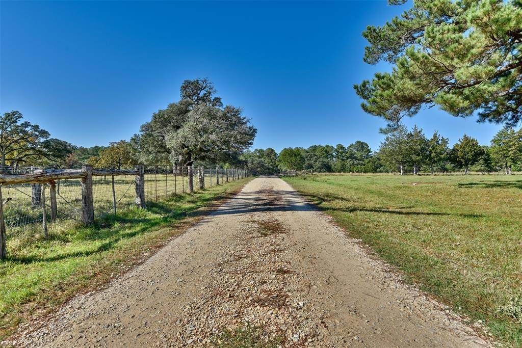 Columbus, TX 78934,1106 Big Pasture LN