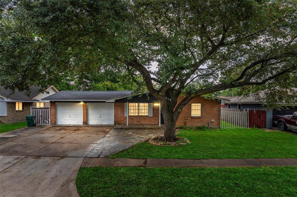 Pasadena, TX 77502,2413 Raspberry LN