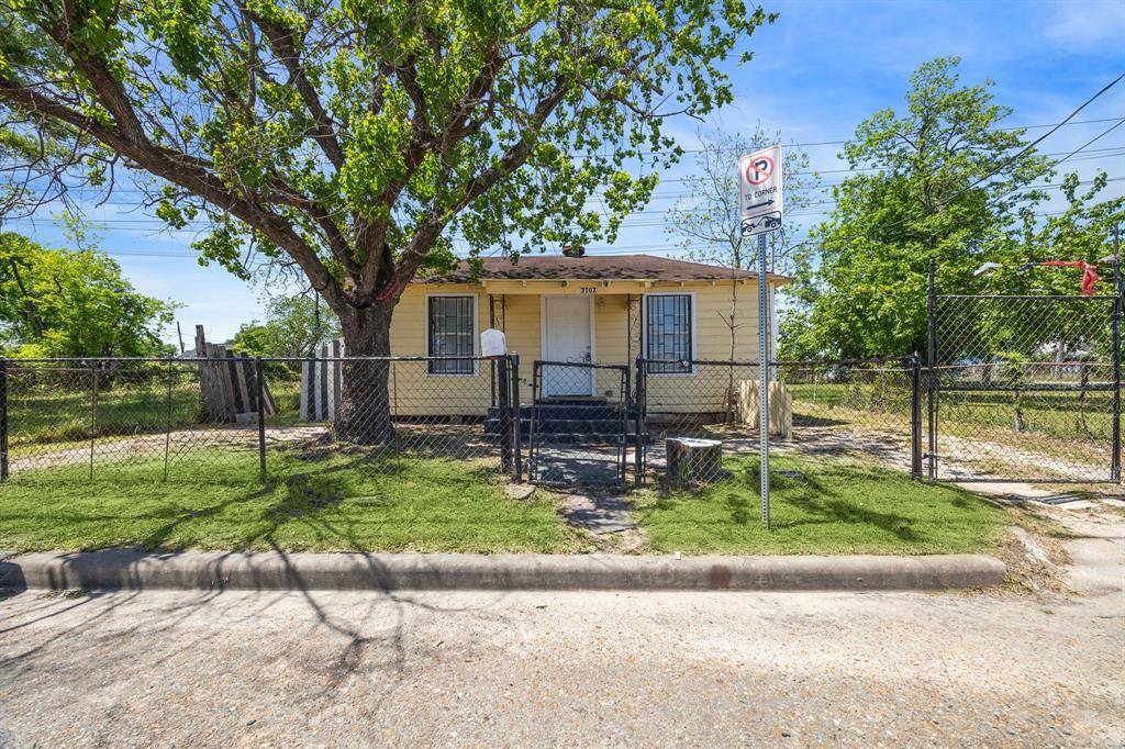 Houston, TX 77009,3107 Elysian ST