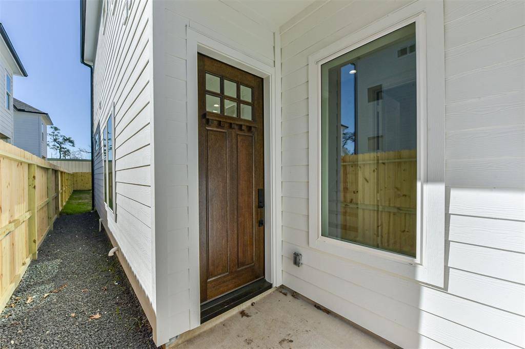 Houston, TX 77092,5017 Hardway ST