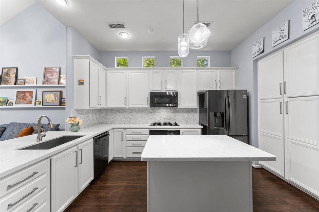 The Woodlands, TX 77382,31 E New Avery PL