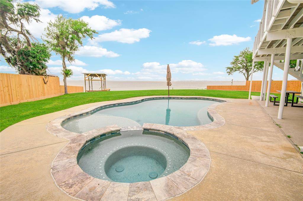 Baytown, TX 77520,456 S Burnett DR